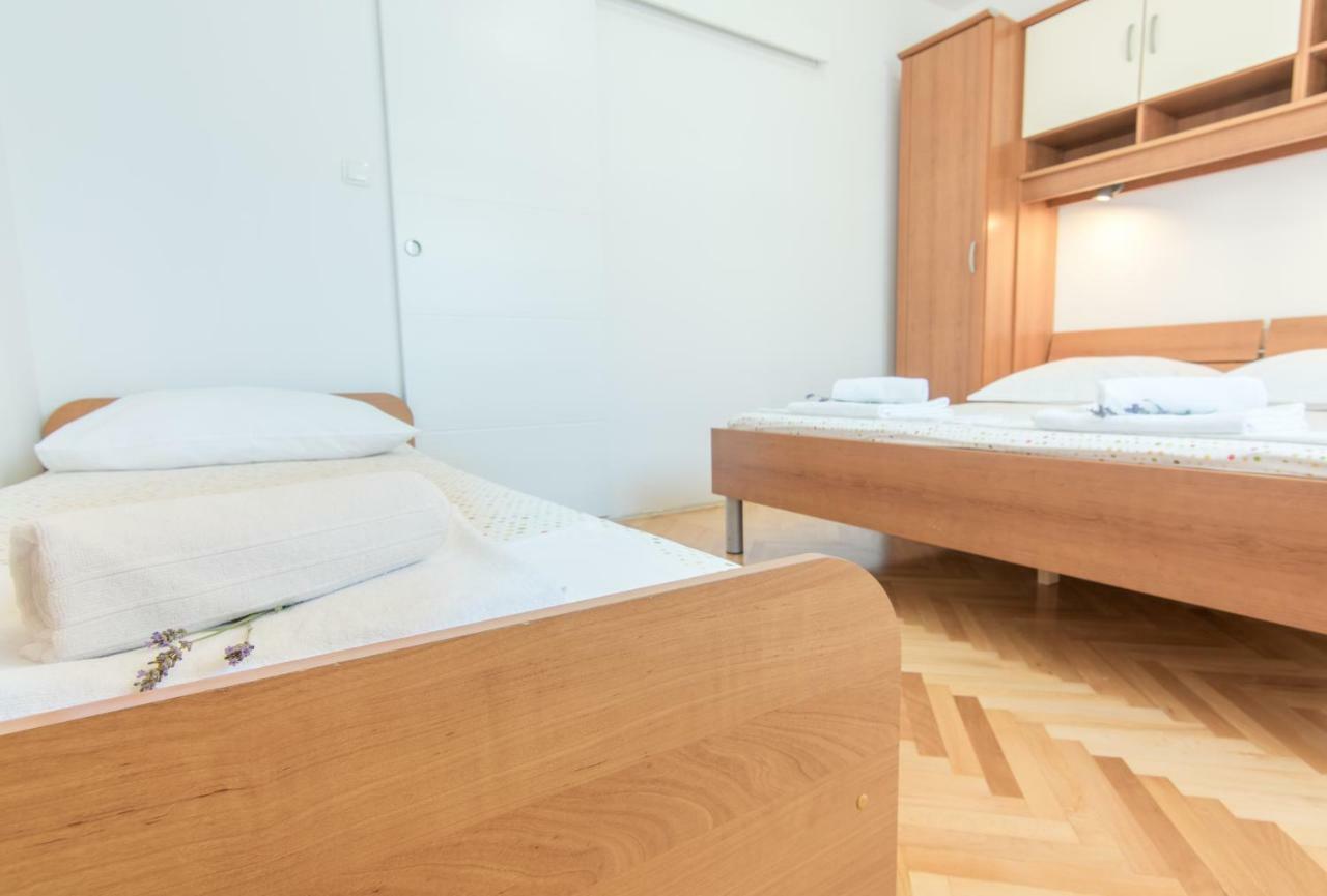 Apartment Holiday Makarska Bagian luar foto